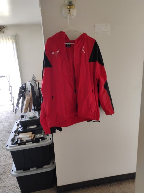 Bulls Windbreaker