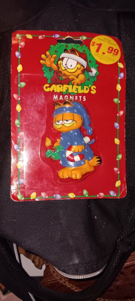 Vintage Garfield Christmas Magnet