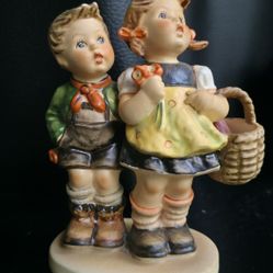 M.J. Hummel "TO Market" Figurine