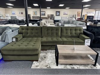 L Shape Sectional. 🚚WE DELIVER🚚