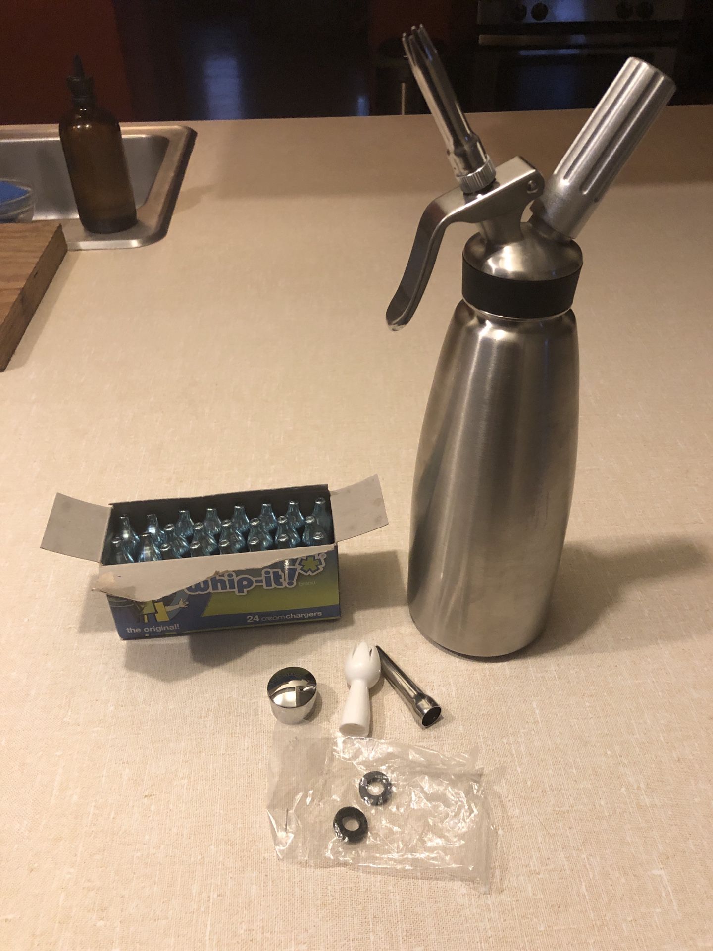 Stainless Steel Whipped Cream Dispenser