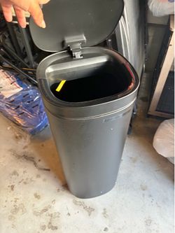 Trash can