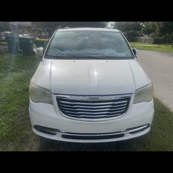 2011 Chrysler Town And Country 