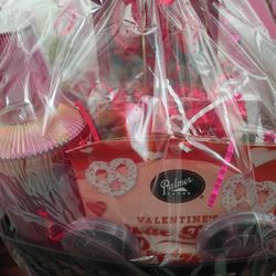 Valentine's Gift Basket 🧺