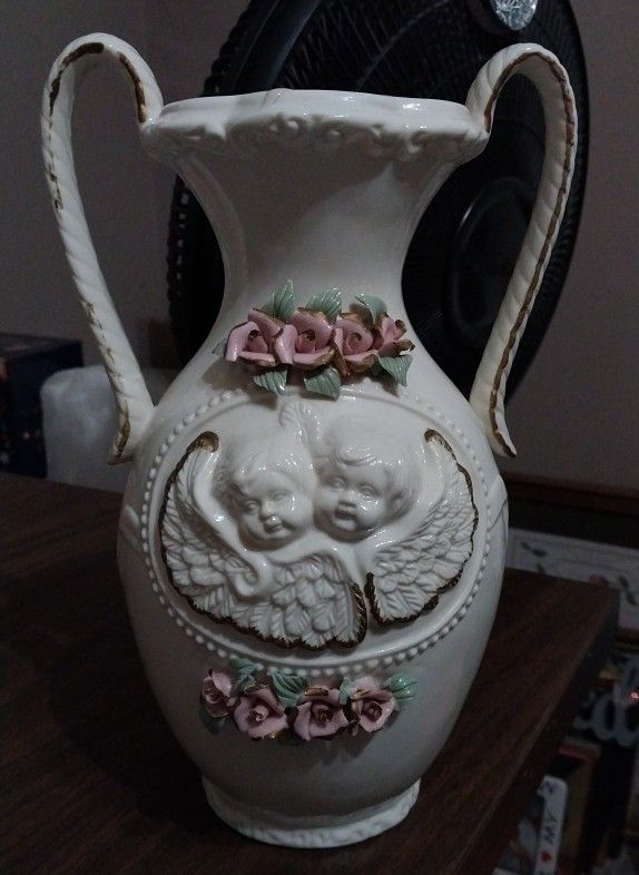 Vintage Victorian Ceramic Ivory Double Handed Cherub Vase