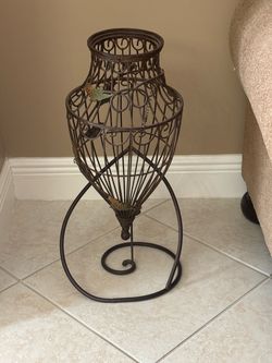 Decorative Wire Dress Form Mannequin Stand