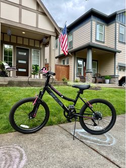 Excellent Girl’s Bicycle - Great Condition, Ages 7-12