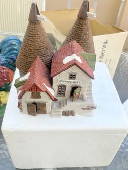 Department 56 Dickens Village Bishops Oast House