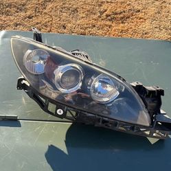 2004-2009 MAZDA 3  Passenger Right Headlight Sedan Halogen