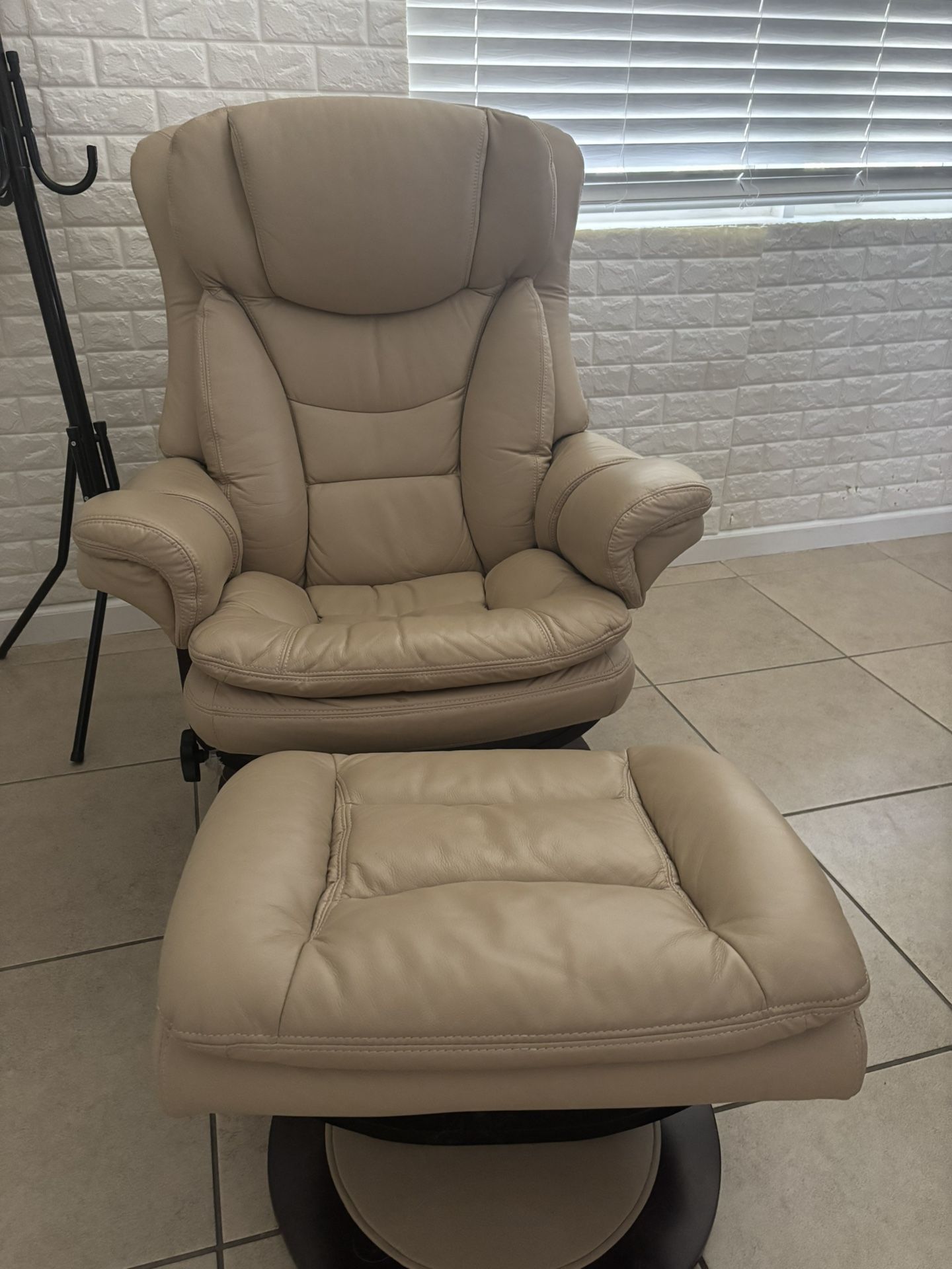 Vintage Swivel Chair With Ottoman 