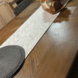Dinning room table