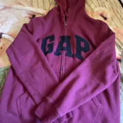 DARK RED GAP HOODIE SIZE SMALL 