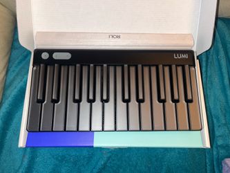 ROLI LUMI Keys Studio Edition MIDI Keyboard w/ Box - Like New