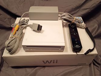 Wii Nintendo Console White System Bundle