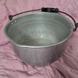 vintage aluminum pot, likely a Wear-Ever brand kettle or stockpot 