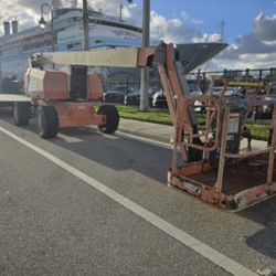 Boom Lift 80’ Articulated 