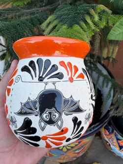 Hermosas tazas de barro con decoración para Halloween,1x$8 c/una 2x$15 .