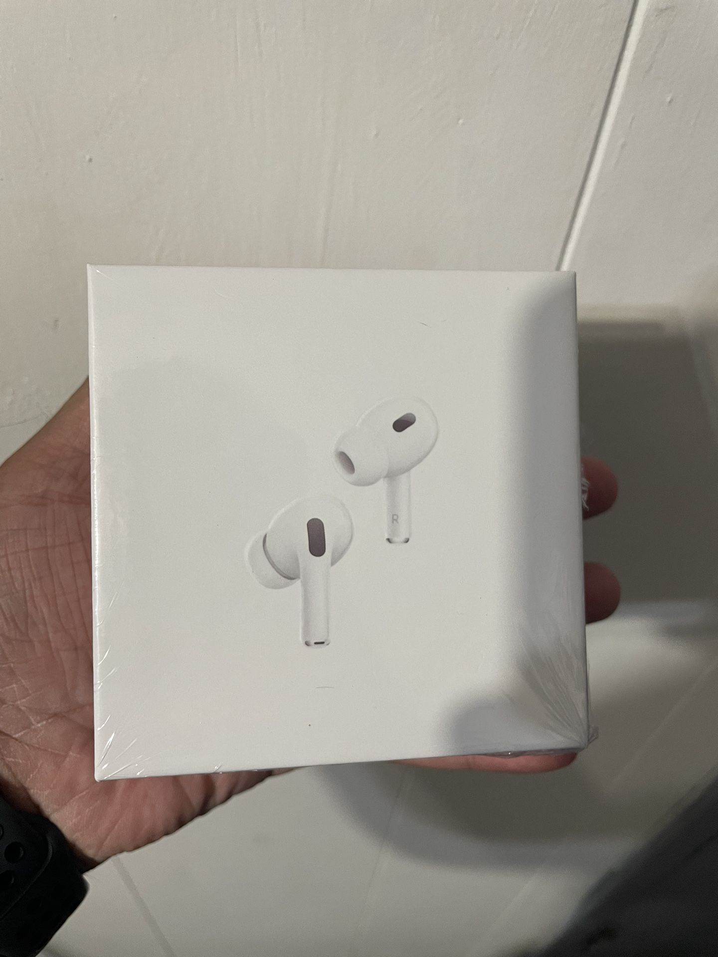 Apple AirPods Pro 2nd Generation (AUTHENTIC)(QUICK RESPONSE)(Promotional Price)