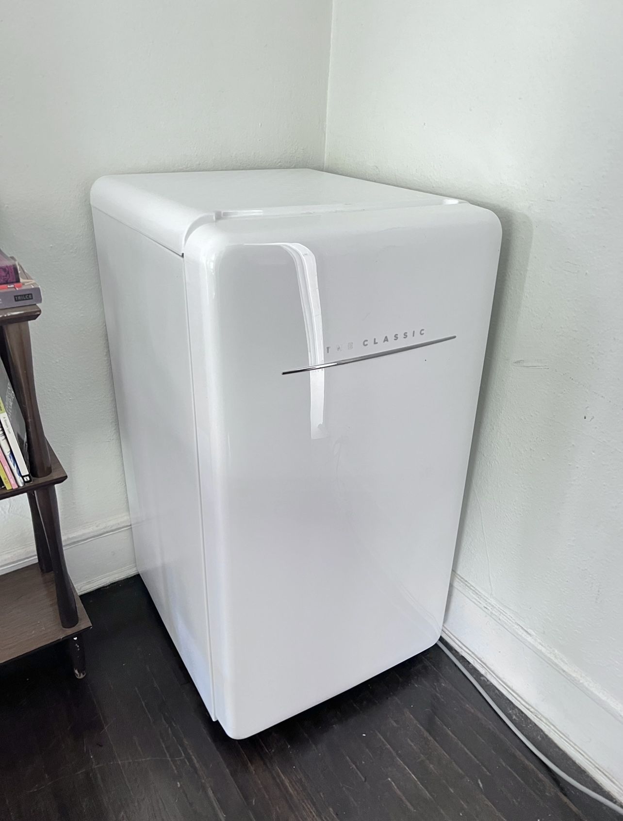 White Retro Mini Fridge