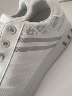 New Men's White Fashion Sneakers - Size US 10 (EU 43)