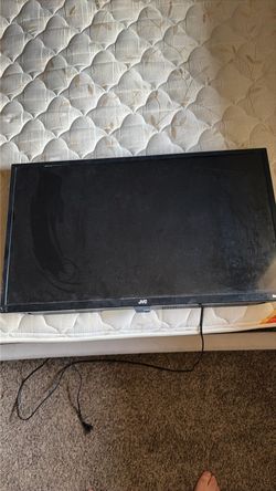 JVC Roku TV 33 inches