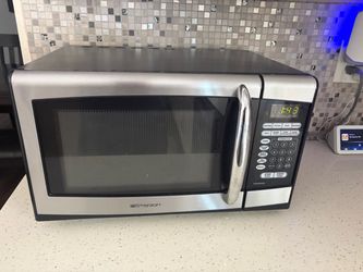 Need to sell today. Microwave $20