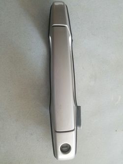 2007 GMC yukon door handle