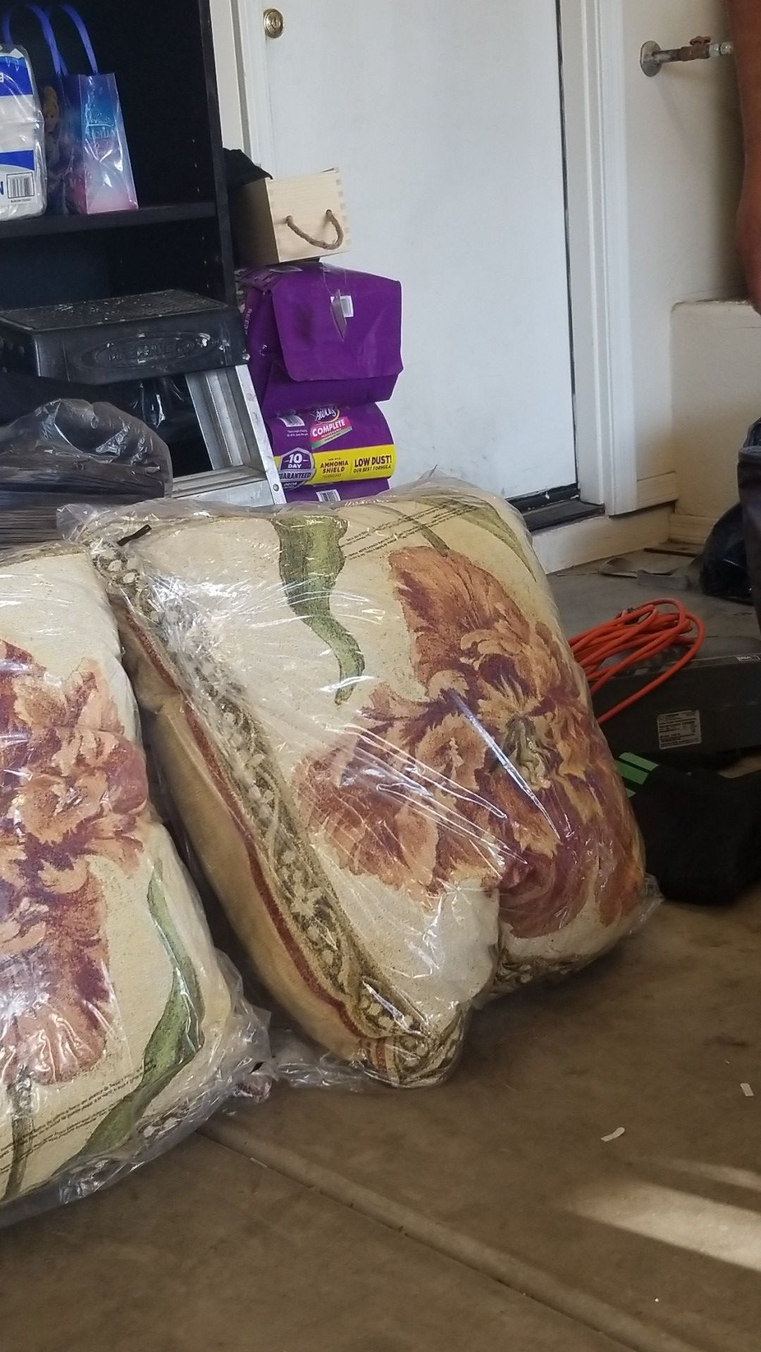 Tulip unveiled iv pillow