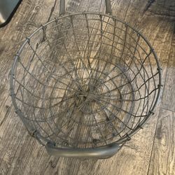 Hard Wire Fruit Basket