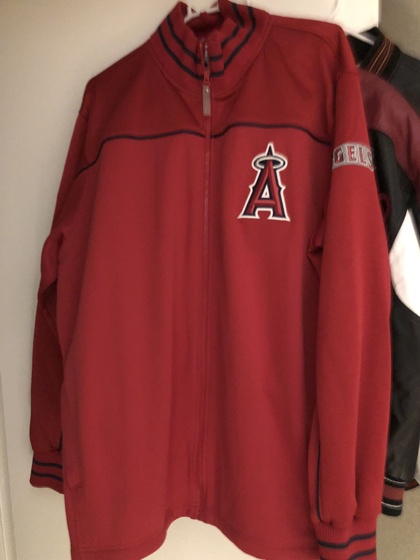 California Angels warm up Majestic’s zip up two XL $80 or best offer