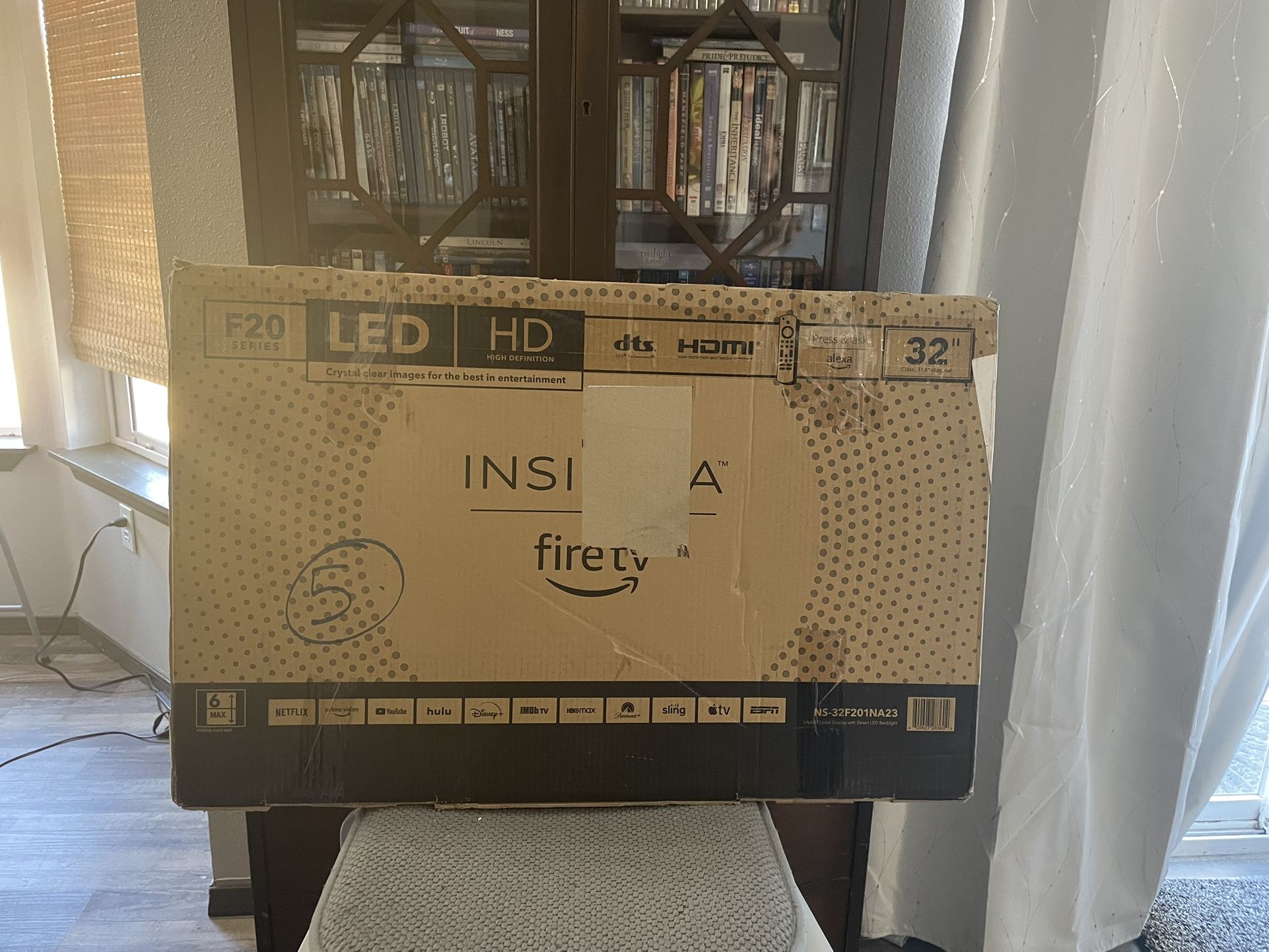 32 Inch Insignia Smart TV - Brand New