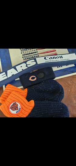 NFL, CHICAGO BEARS (×3) SMALL SOCKS, HEAD BAND, BEAR FAN NOODLE, FIRM.