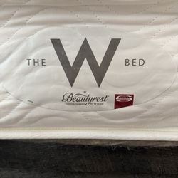 King Size W Hotel Beautyrest Mattress + Low Profile Box Springs