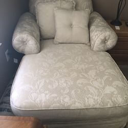 Chase Lounge Chair 