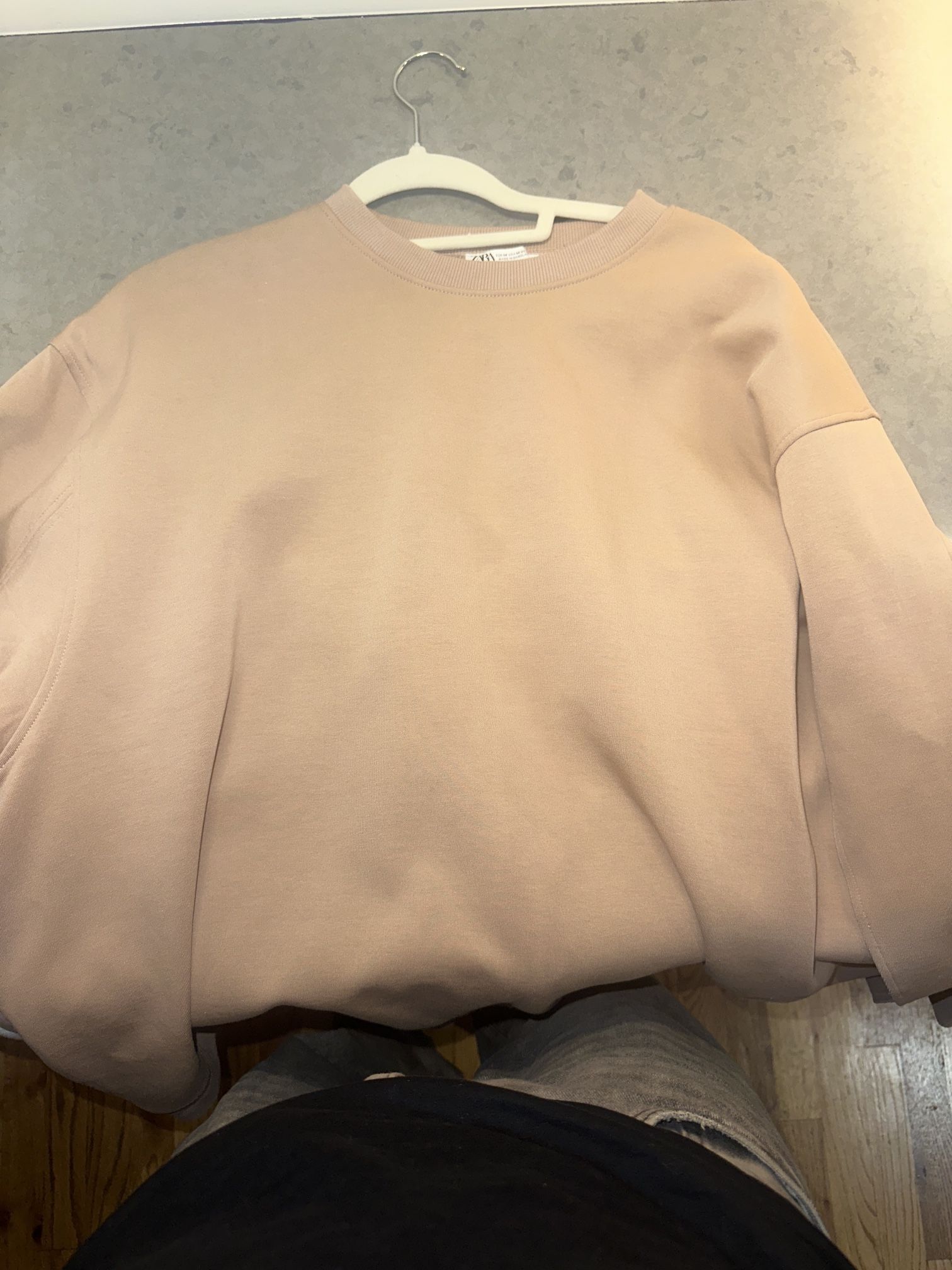 Zara Sweat Shirt