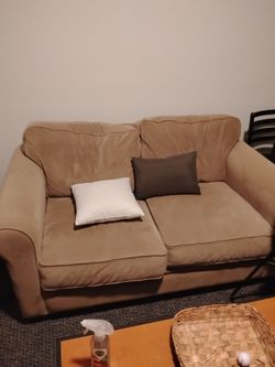 Couch/love seat tan