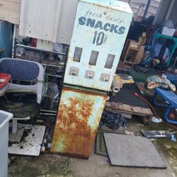Old Candy Machine 