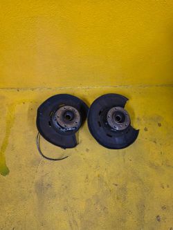 2007-2013 BMW E90 E92 E93 335i REAR KNUCKLE HUB WHEEL BEARING SPINDLE