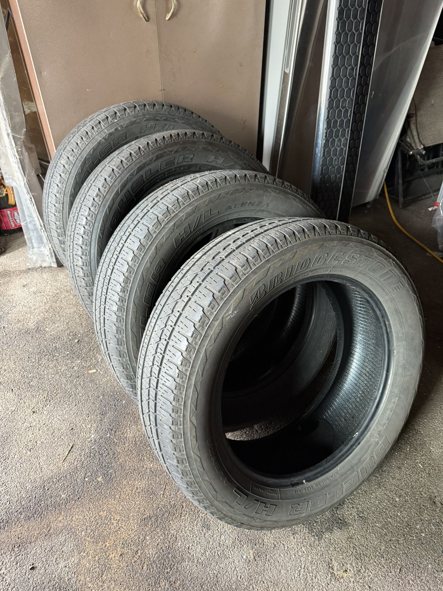 Bridgestone Dueler - 275/55/R20