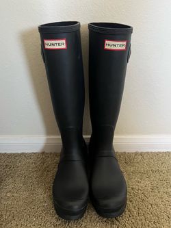 Hunter Original Tall Matte Black Waterproof Rain Boots | Women’s Size 7 / EU 38