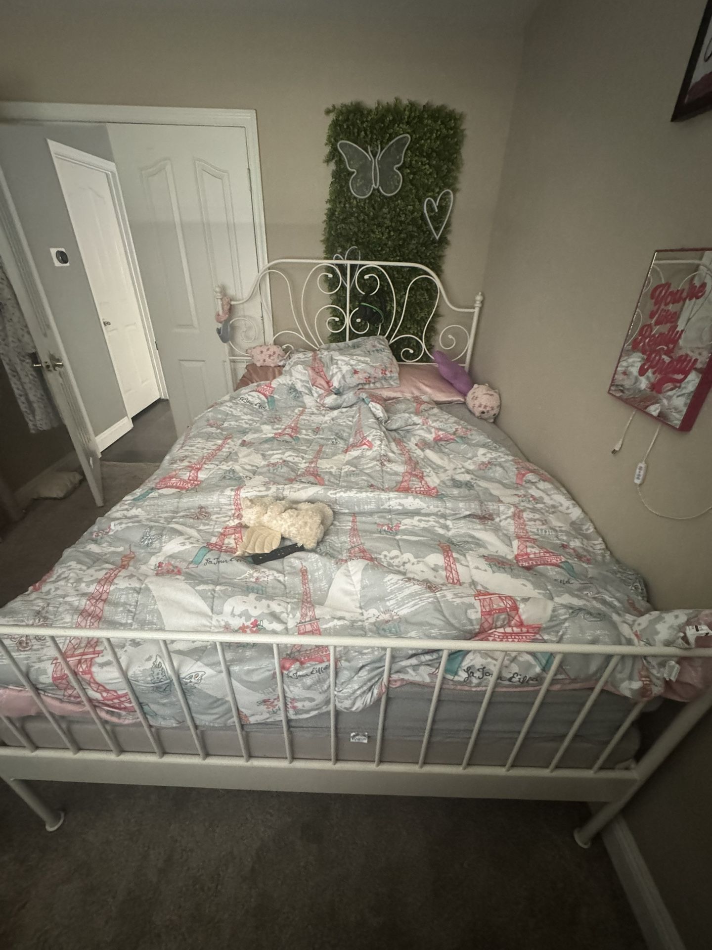 White Elegant Bed Frame Queen