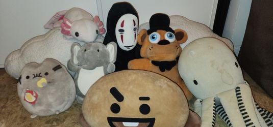 7 Stuffed Pillows/animals And 2 Plush Backpacks
