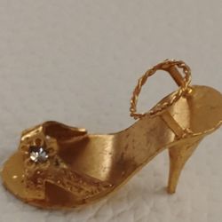 Gold Stiletto Miniature Size Dollhouse 