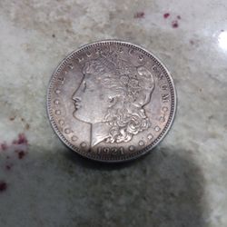 1921 Morgan Silver Dollar With Case