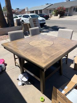 Comedor de 4 sillas casi nuevo