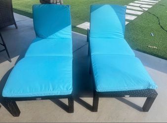 Brand new lounge chairs