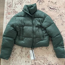 Girlfriend Cropped Puffer Jacket