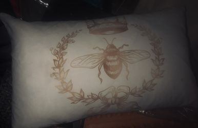 Decorator Royal Bee Pillow. Case And Pillow Included S17x1