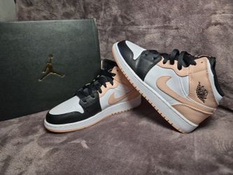 Nike Air Jordan Mid 1 Size 4.5y / 6w