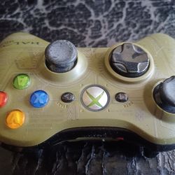 XBOX 360 HALO WIRELESS MICROSOFT CONTROLLER $80 FINAL PRICE READ DESCRIPTION AND SEE ALL PICTURES